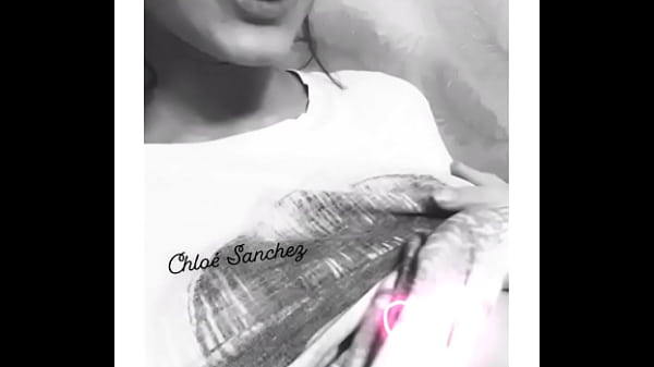 Tu veux te branler avec moi mp moi je suis dispo pour des shows priv&eacute;s 