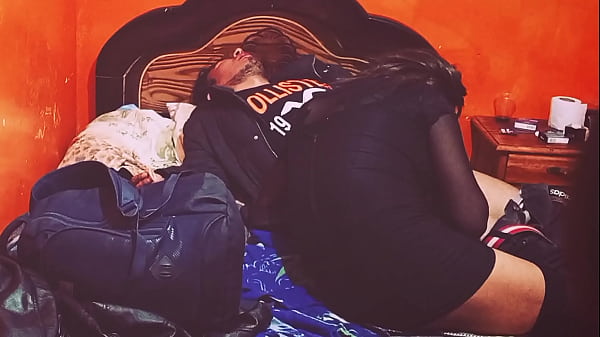 Culeando A Travesti Femenina Haciendola Gemir thumbnail