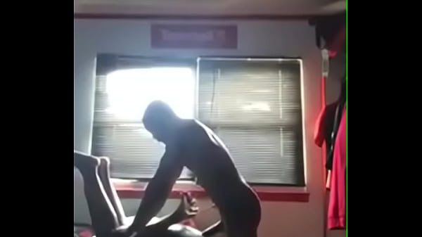 Play MP4 - Baise sauvage