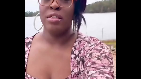 A lil fresh air #blacktrans #ebonytrans #blacktgirls #prettytrans #beautitultrans #sexytrans #naturaltrans #brownskintran 