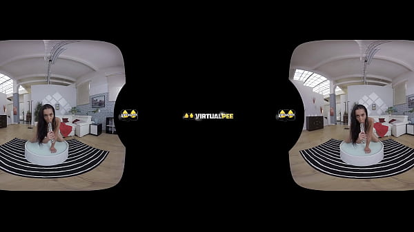 VR porn with Amanda Estela whosucks and fucksher glass dildo