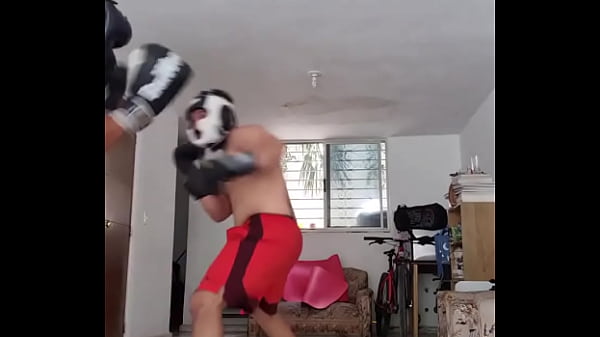 Sometimes i do boxing or try to #boxing #amateur #amateurboxing #sparring #training #wrestling #exercise #pun 