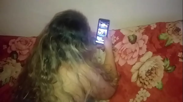 Mi hermanastra se calienta viendo mis videos en_xvideos_que enorme culoo