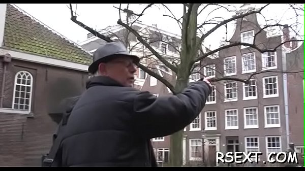 Sexy fat_hooker gets finger fucked and gives steamy oral_stimulation