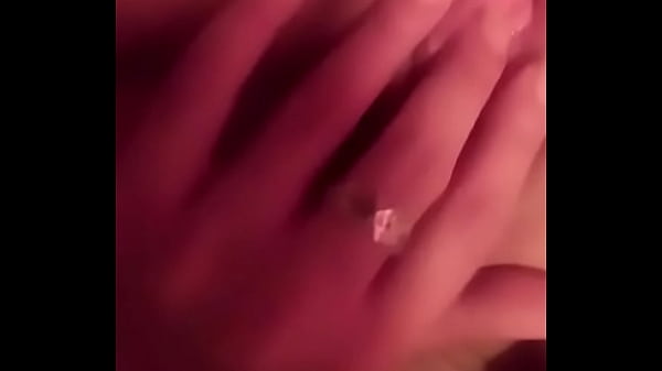 Leely manosea su panocha