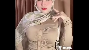 Beautiful hijab lady video thumbnail