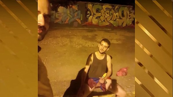 Play MP4 - Sexo durante el orgullo de Sevilla