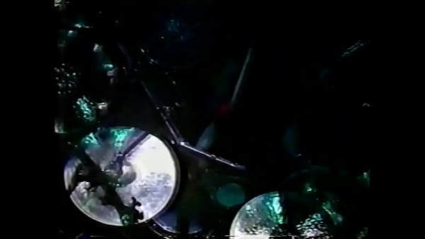 Ruivo gostoso tocando guitarra