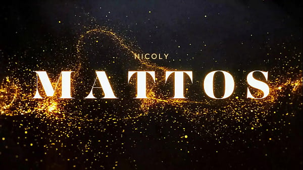 Aula de carnaval com nicoly quem chupa melhor ganha garganta profunda com direito leitinho na boca 