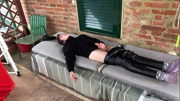 Fetish with leather pants 