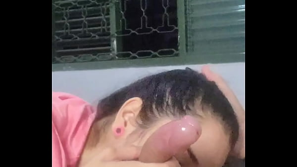 Play MP4 - Finalizando o dia com um boquete profundo no pau grande e cabe&ccedil;udo do Wellington Prado