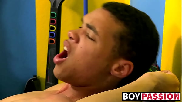 White twink gets the best blowjob from his black friend