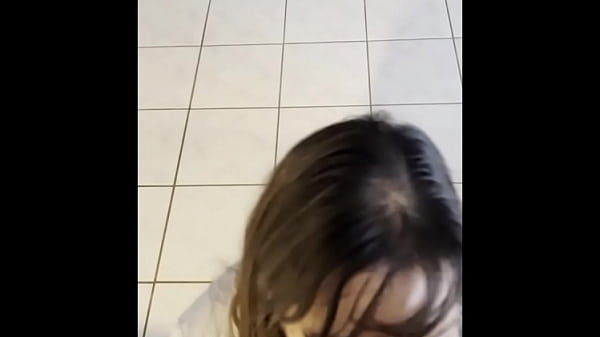 Lety Howl Gets Fucked By The Delivery Guy In The Kitchen thumbnail