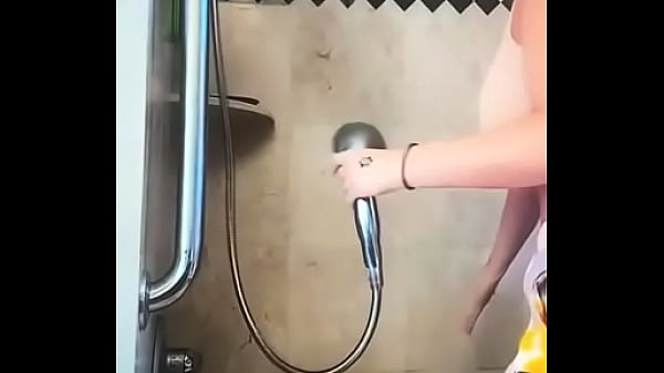 Nonton Jayne Wet T-shirt thumbnail