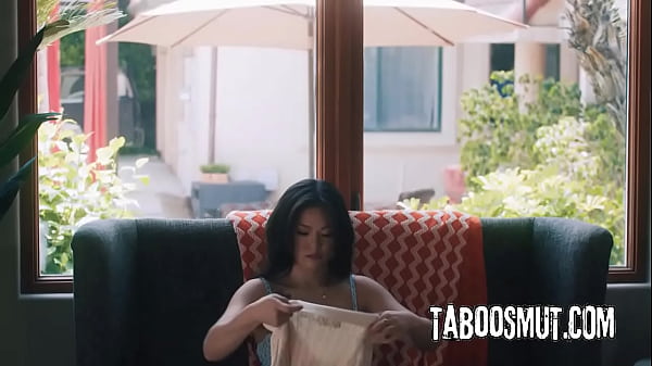 Nonton Voyeur Asian Slut Gets Her Pussy Railed By Big Cock Neighbor thumbnail