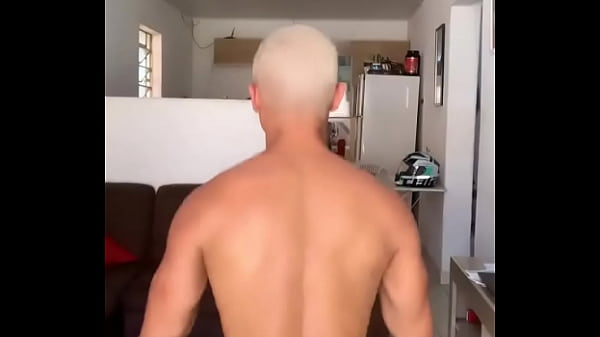 gostoso dan&ccedil;ando 