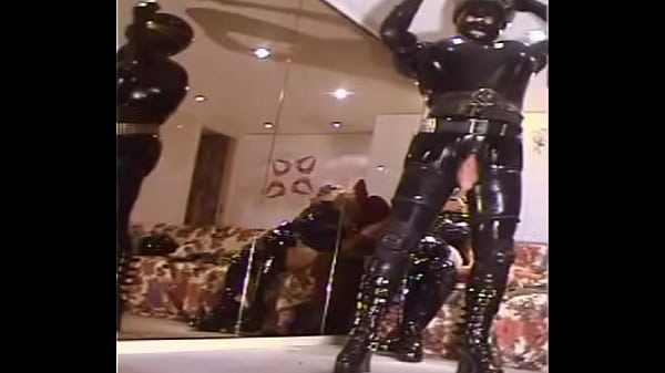 Play MP4 - RudeRubberFoxing0712004