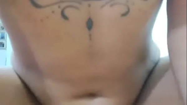 Ele sempre faz um estrago no meu cuzinho e eu adoro vem ver 