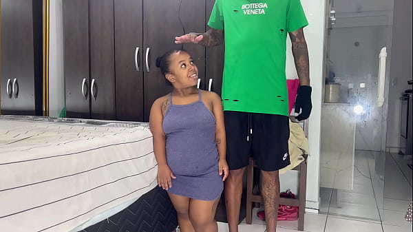 Lancei_o Anazinha com aaltura_de baixinhcm no_meu canal ela mamou em pé e pediu pra eu não colocar opau todo na bocetinha dela se não ia arregaçar a bocetinha e_pediu pra