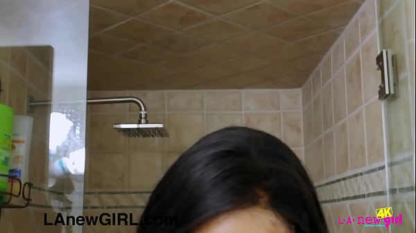 Nonton Striking Brunette Girl Rinsed Off thumbnail