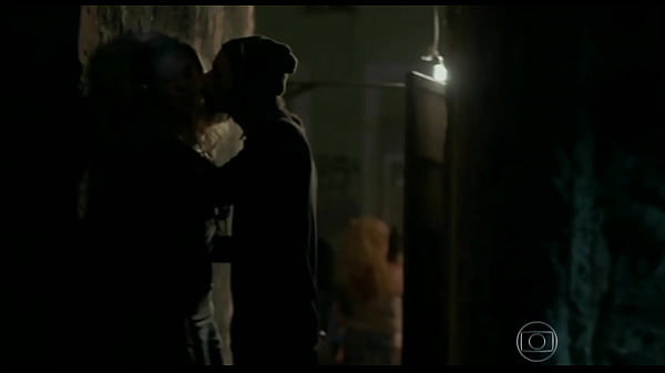 Play MP4 - Quem n&atilde;o queria mamar nos seios de Grazi Massafera&quest;