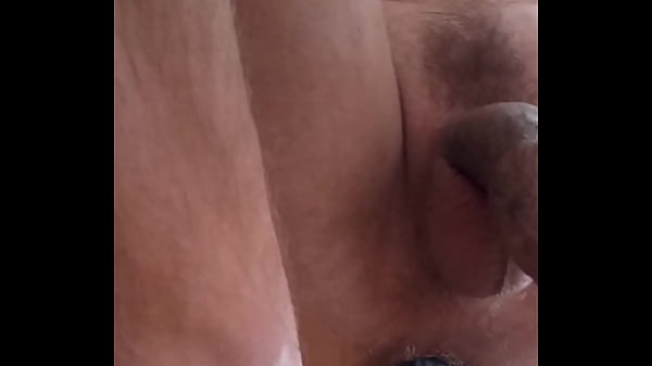 Play MP4 - Awesome jumps on a big dildo