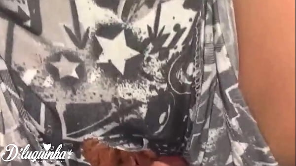 Play MP4 - L&eacute;sbica experimentando sexo com homem pela primeira vez