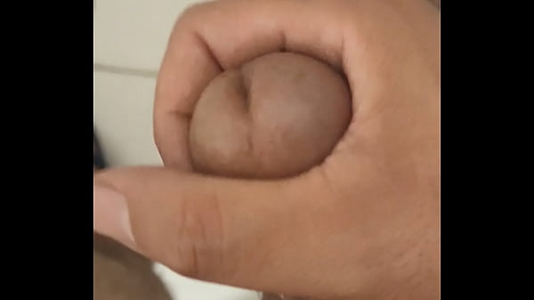 Batendo punheta de pau dura&ccedil;o 