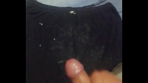 M&aacute;s para el club de las pajas, jugando con mi verga para sacar el veneno. 