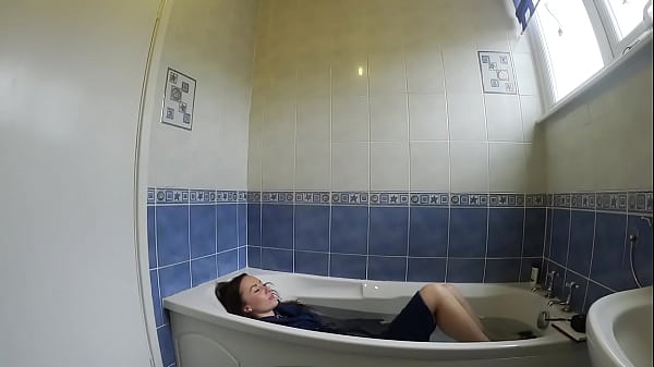 Sophia Smith Soaks Her Clothes thumbnail