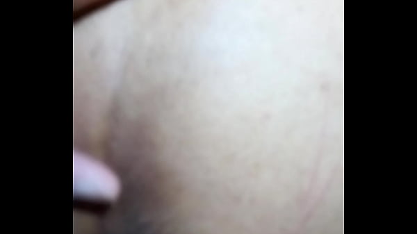 Mi prima me jalo a sucuarto_a coger_mientrastiembla