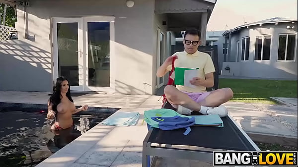 Stepmom is an Easy AJohnny_Love Danae Mari