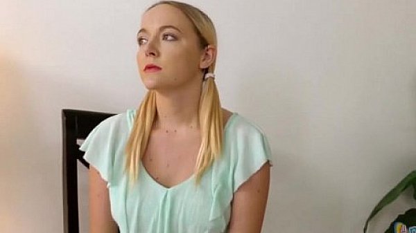 Nonton Iris Rose Takes Facials thumbnail