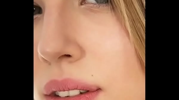 (Audio) Sexy kisses so you have a better night enjoy them honey 