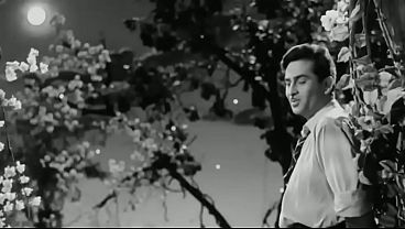 Aaja Sanam Madhur Chandni Raj Kapoor Nargis Lata Mangeshkar Manna Dey Chori Chori 1956 thumbnail