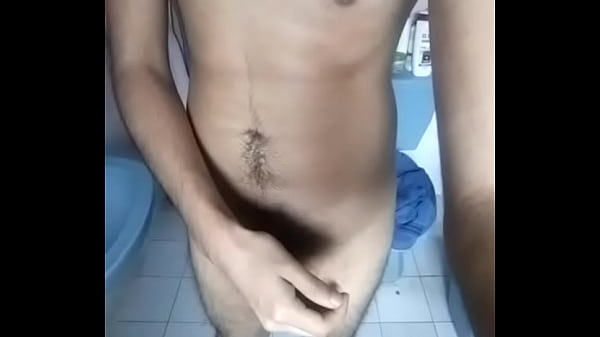 chico de 18 se masturba su pene de 16cm 