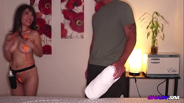 Shady Spa ASIAN Nami Blowjob and Handjob 
