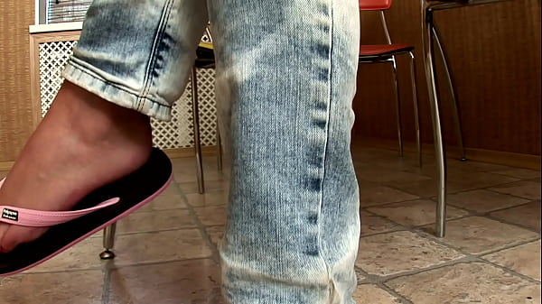 Nonton Stasia Is So New To Anal Her Ass Freezes As She's Gaped Open For The Camera thumbnail