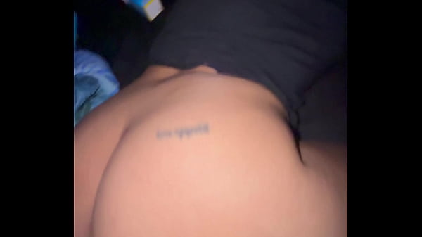 Como le encanta sentir la leche caliente en el culo 