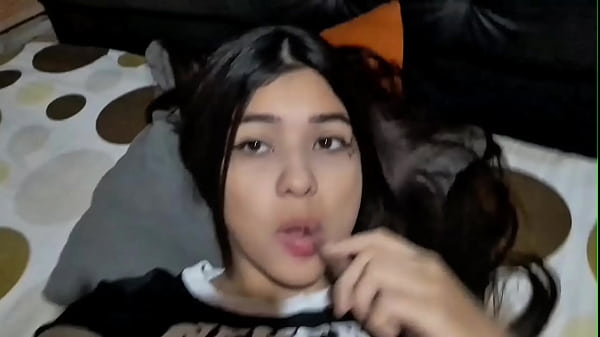 Compartiendo habitación de hotel con_mi hermanastra tetona CASERO REAL