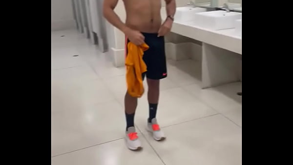 Play MP4 - Let&rsquo;s get naked