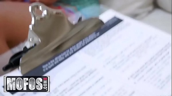 Play MP4 - Latina Sex Tapes - &lpar;Violet Starr&rpar; - See No BJ Hear No BJ - MOFOS