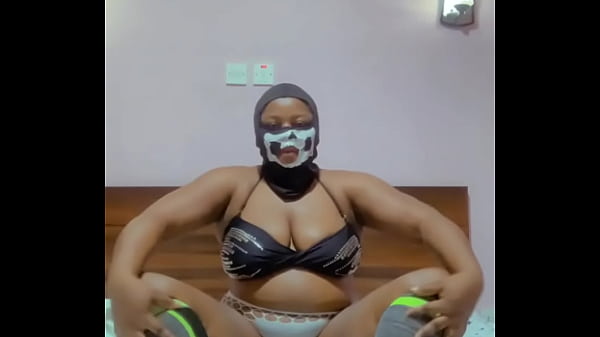 Play MP4 - Flexible legs wanting for a big dick