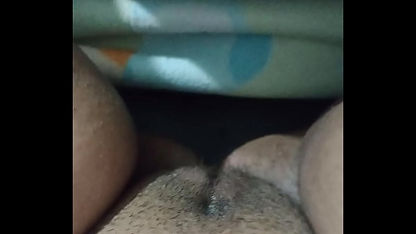 O CLIMA TA FRIO MAS MINHA BUCETA TA PEGANDO FOGO