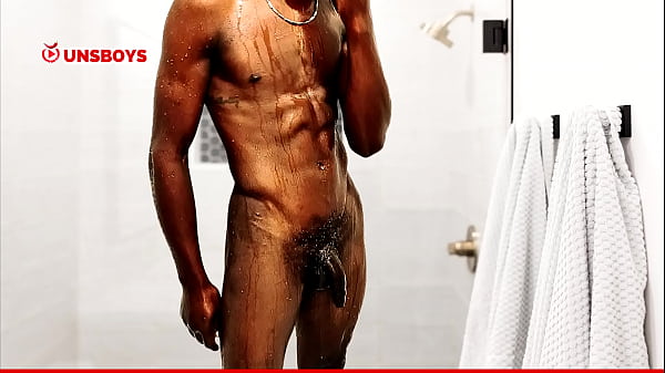 Garoto Tomando Banho thumbnail