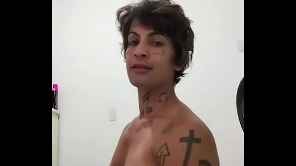 Play MP4 - TRANS TATUADA RABUDA SE EXIBINDO