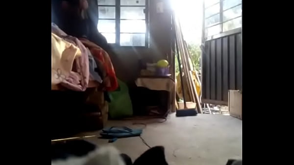 Mi sobrina no se da cuenta de que la grabo 