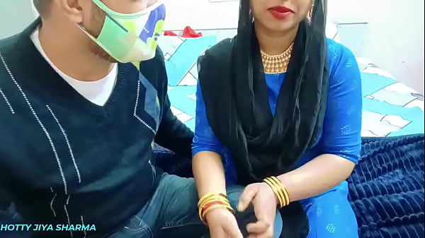 रण्डी को बालों से पकड़ कर घर में घुस कर चूत की चूदाई कर डाली। thumbnail