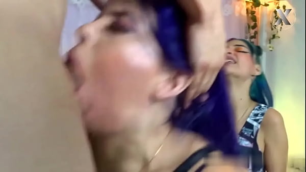 Play MP4 - Zarina giving the best merciless blowjobs