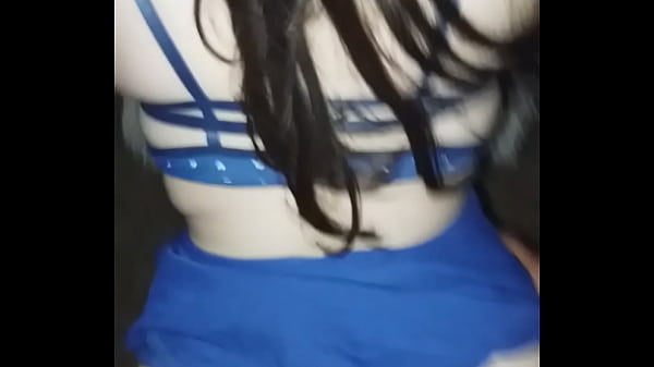 Comendo casada na pracinha